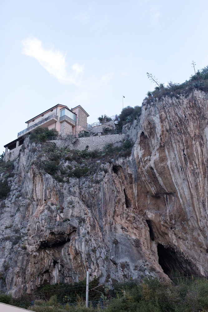 spiaggia balzi rossi ventimiglia