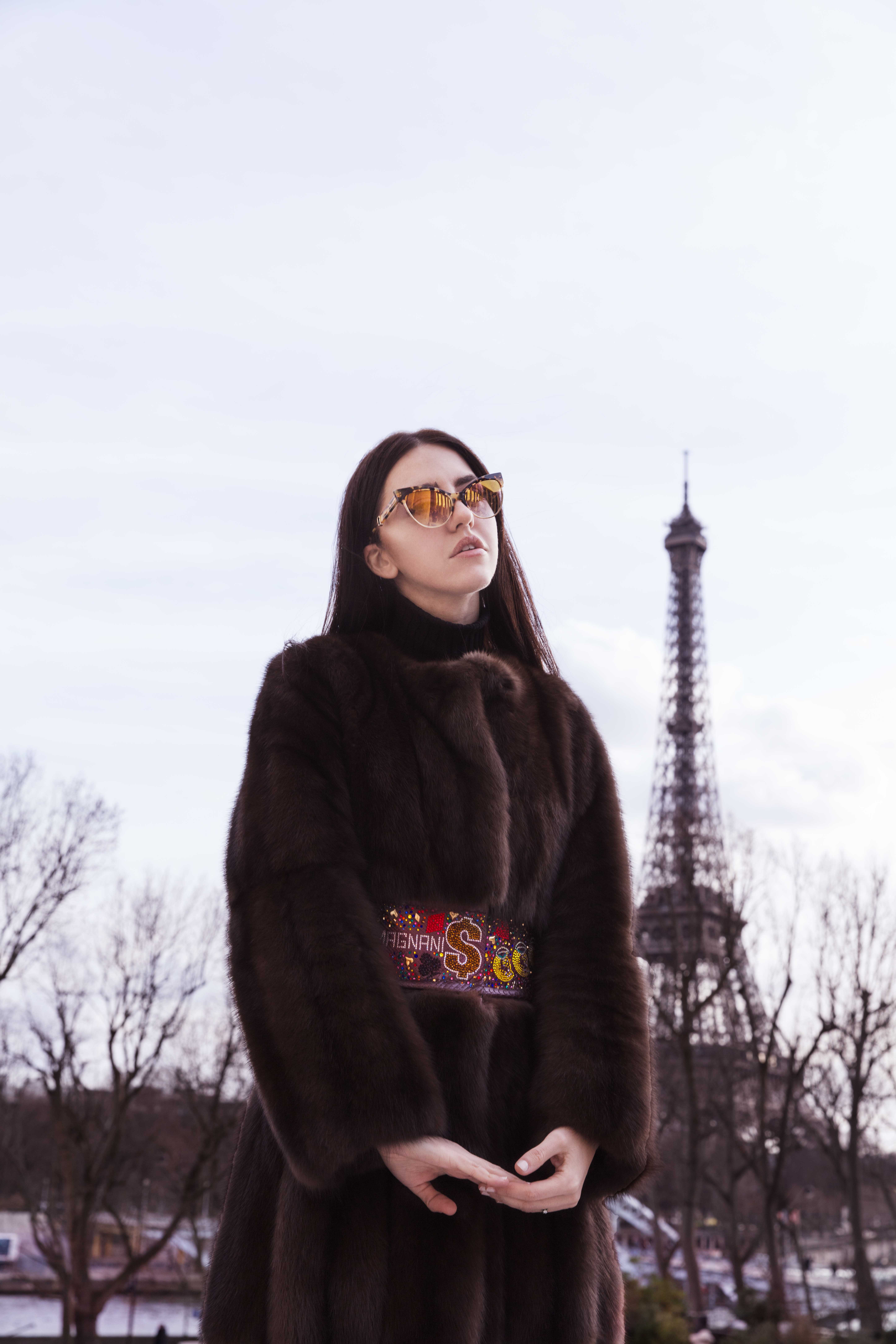 how to dress for shows