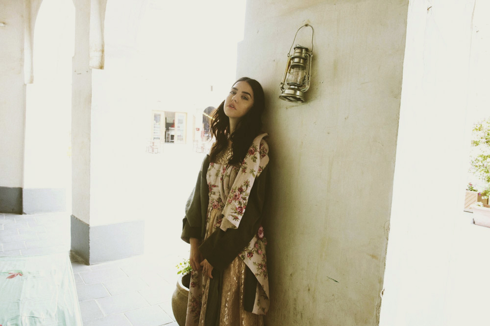 grazia arabia samantha de reviziis al souq waqif